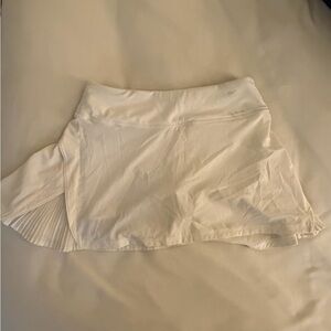 Lululemon White Pleated Tennis Skirt size 2